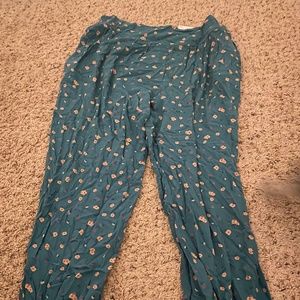 Flow pants, flower design